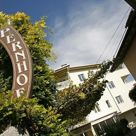 Pernhof Aparthotel 3*