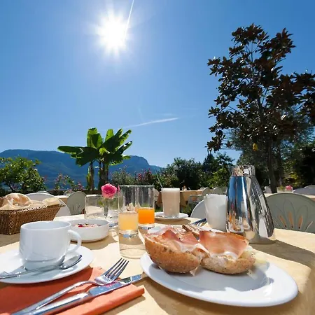 Pernhof Aparthotel 3*