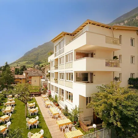 Pernhof Aparthotel Termeno
